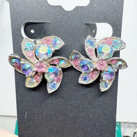 Bogoff 1950s MCM Colorful Aurora Borealis Rhinestone Flower Clip On Earrings - Picture 14 of 14